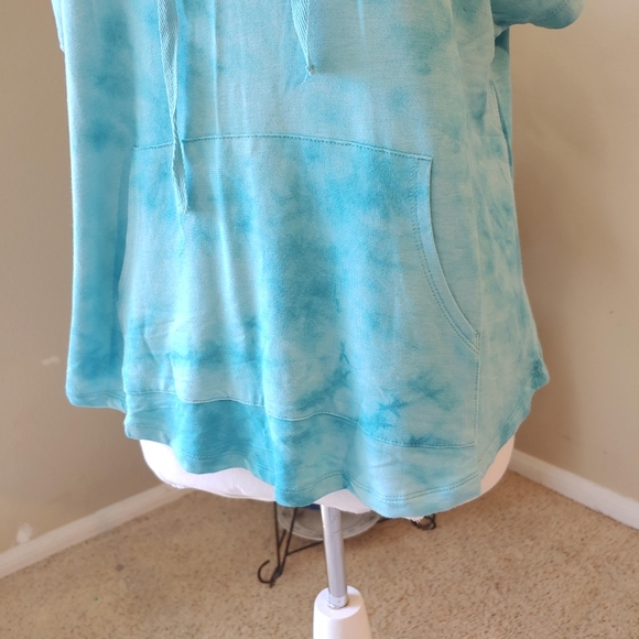 Workshop - Short sleeve, front pocket, tie dye hoodie Size XS NWT!! - Picture 6 of 7